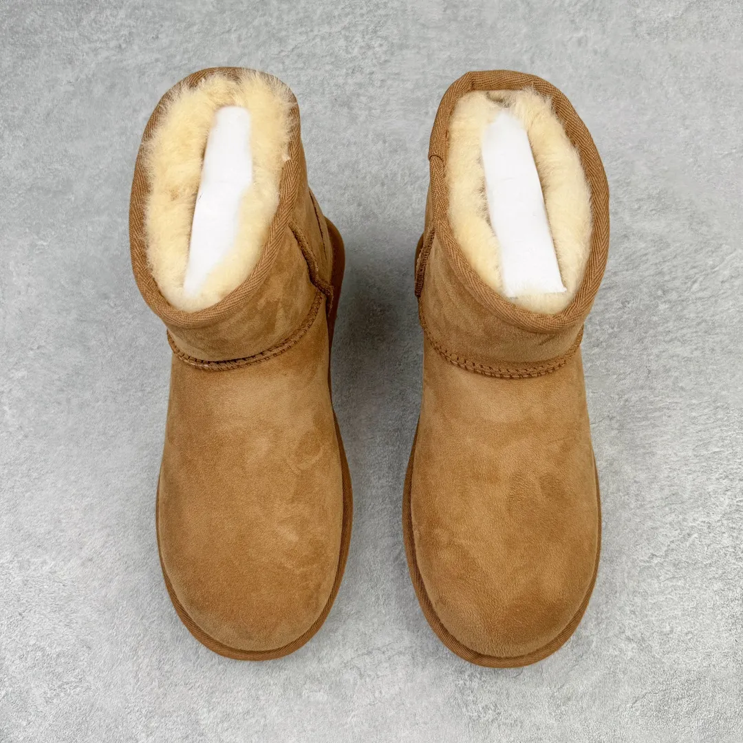 Pick up locally💰520 UGG 6222 Classic short-cut autumn and winter sheepskin and fur integrated snow boots. All shoes are made from the same factory as ZP. Longfeng A-grade Australian imported sheepskin and fur integrated men's and women's boots. Brand OEM production line. Fully follow the ZP process. OEM original pattern maker. Adhering to the principle of no original shoes and no development selection. Pay attention to every detail. The most authentic version on the market. TREADLITE "Light Wing" technology outsole. Lightweight/durable/flexible/pile size: 35 36 37 38 39 40 41 42 43 44 45 Coding: by2936070